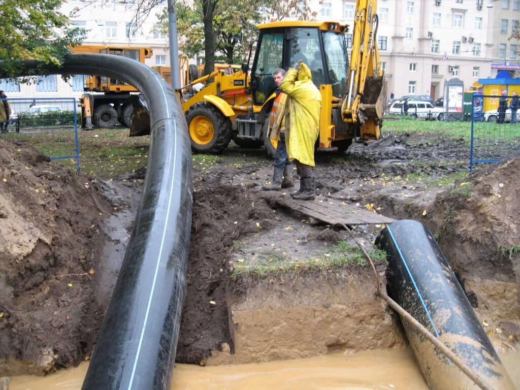Футляр для газопровода под дорогой. Газовая труба под дорогой. Газовая труба под дорогой. Стальной футляр для газопровода. Гнб под трубы пнд 110.