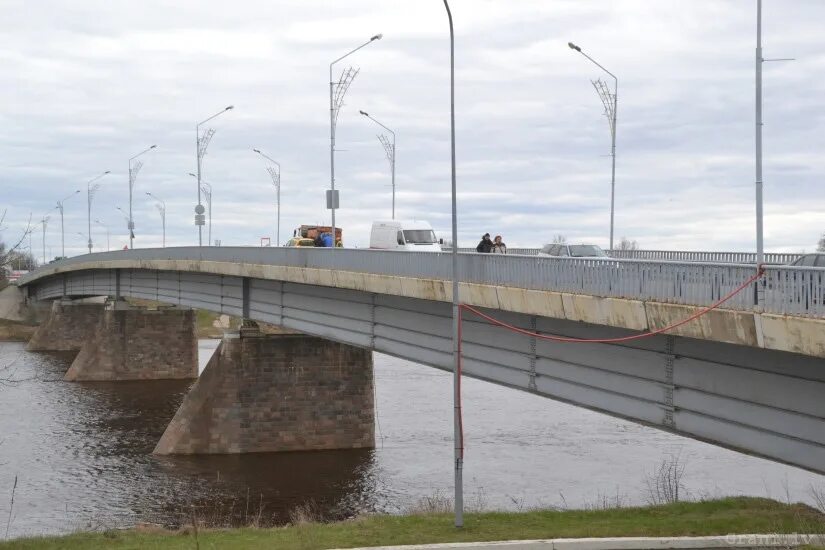 Вантовый мост санкт-петербург васильевский остров. Река волга саратов пляж. Под мостом. Под миллениумом казань. Развитие мостов.