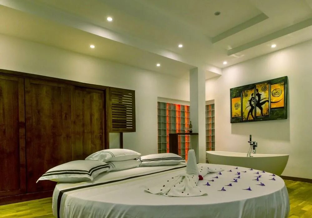 Turyaa kalutara (ex. Arena hotel beruwala 4. Тринкомали и нилавели. Navalady coconut lodge шри-ланка. Restaurant villa arena green.