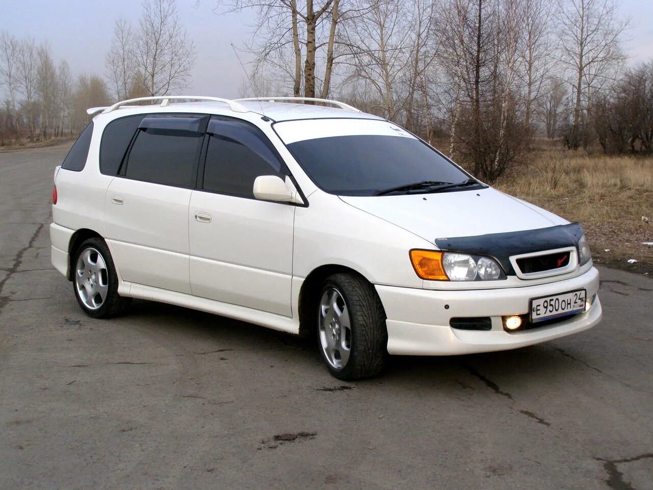 Тойота ипсум 1 поколение. Тойота Ипсум 10 кузов. Тойота Ипсум sxm10. Toyota ipsum 1998 Tuning White. Кузов Toyota ipsum sxm10.