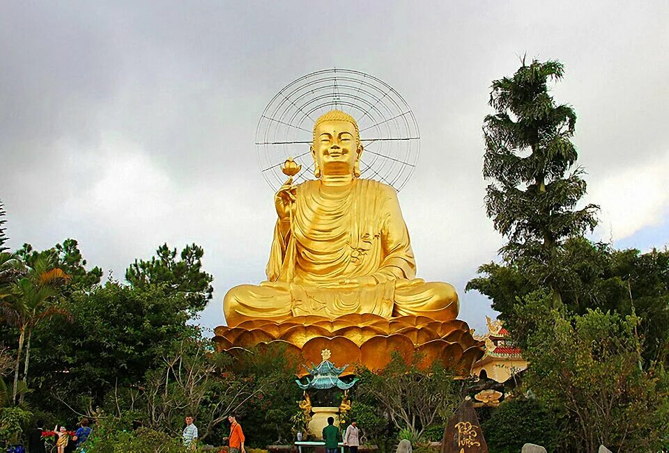 христианство во вьетнаме. буддизм во вьетнаме. вьетнам религия буддизм. буддизм храмы вьетнам. вьетнам вероисповедание.