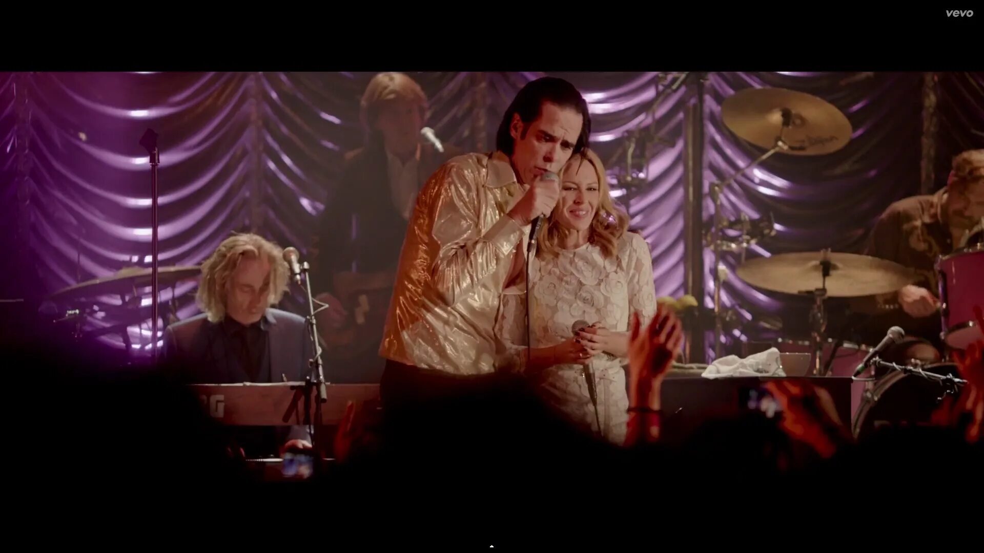 Nick cave kylie minogue. Nick Cave and the Bad Seeds + Kylie Minogue - where the Wild Roses grow.