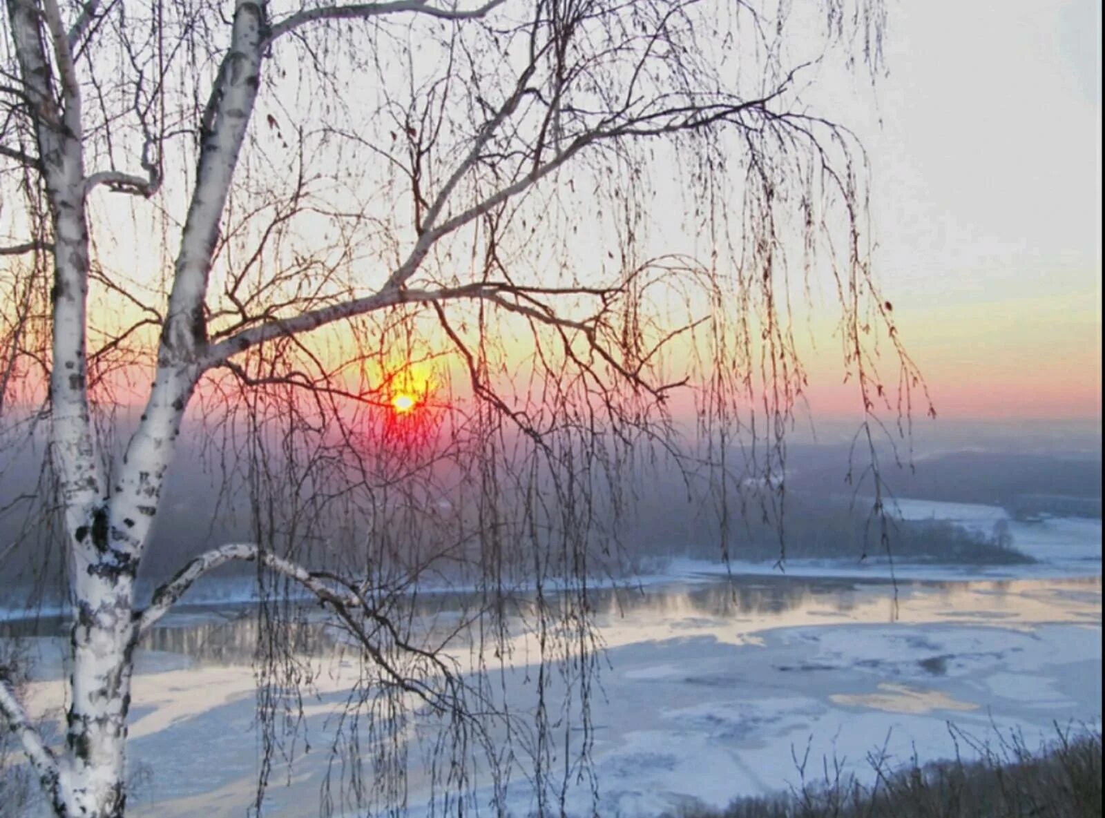 Солнце ярче засияло отступают холода автор. Рассвет ранней весной. Солнце ранней весной. Мартовское утро морозное. Утро ранней весны.