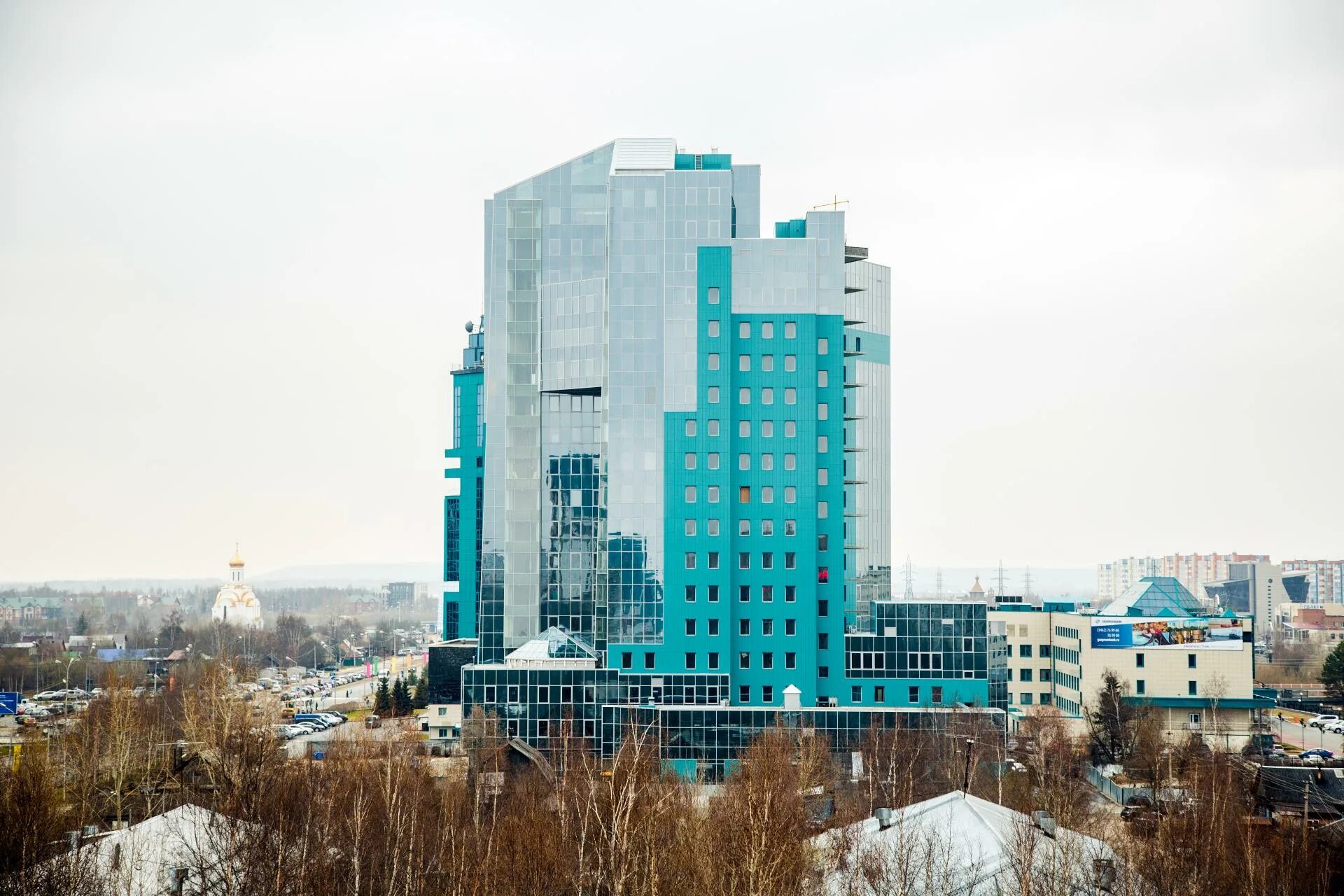 энергетиков 22 сургут университет. ханты мансийск небоскреб. штаб надеждина в сургуте. сургут центр города. современный сургут.