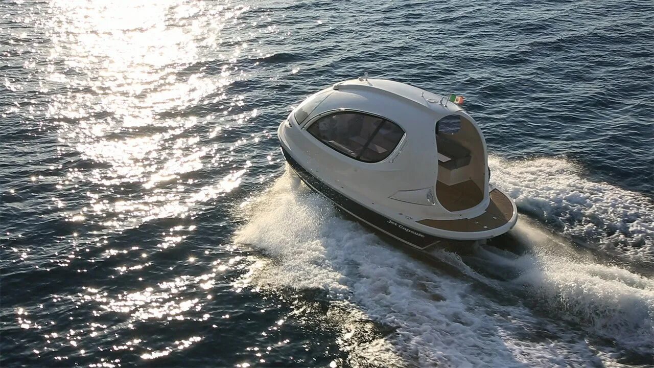 Самая маленькая лодка в мире краткое содержание. Яхта Jet Capsule. Катер Jet Boat. Пьерпаоло Лаццарини.. Мини-яхта "Ливинг Джет".