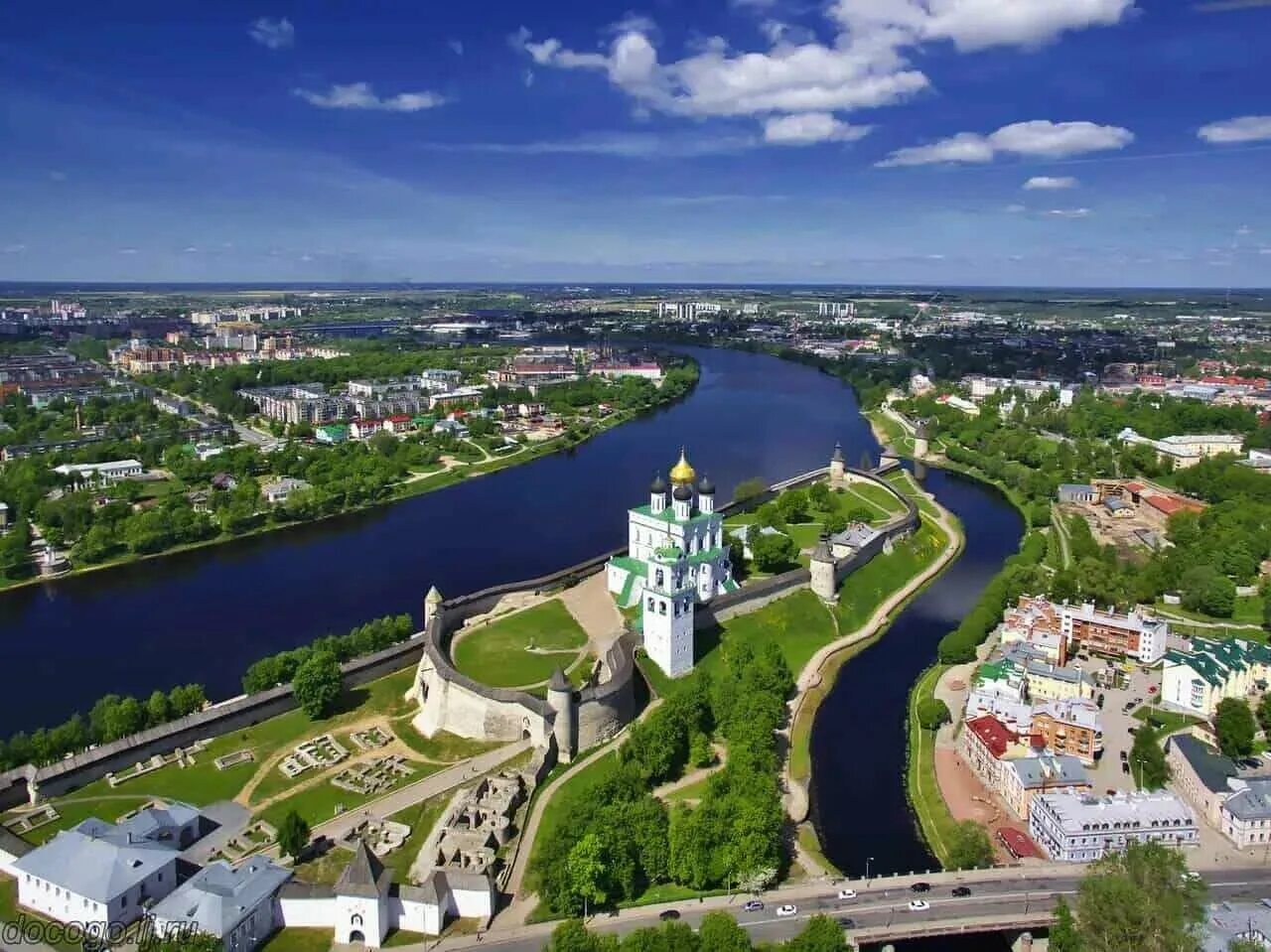 Recreation in motion: a track and field marathon is taking place in Pskov Официа