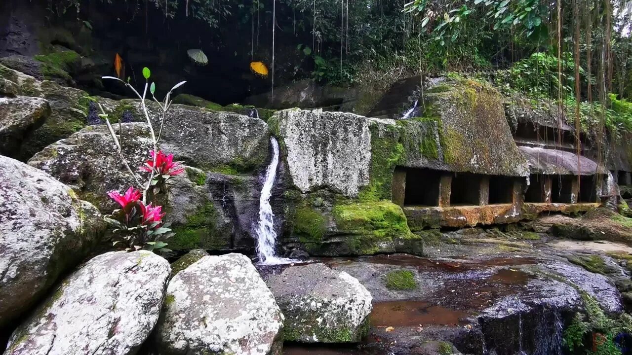 Маленькое бали. Алинг Алинг водопад Бали. Бали джунгли храм. Святые источники Бали омоложение. Marble Bali.