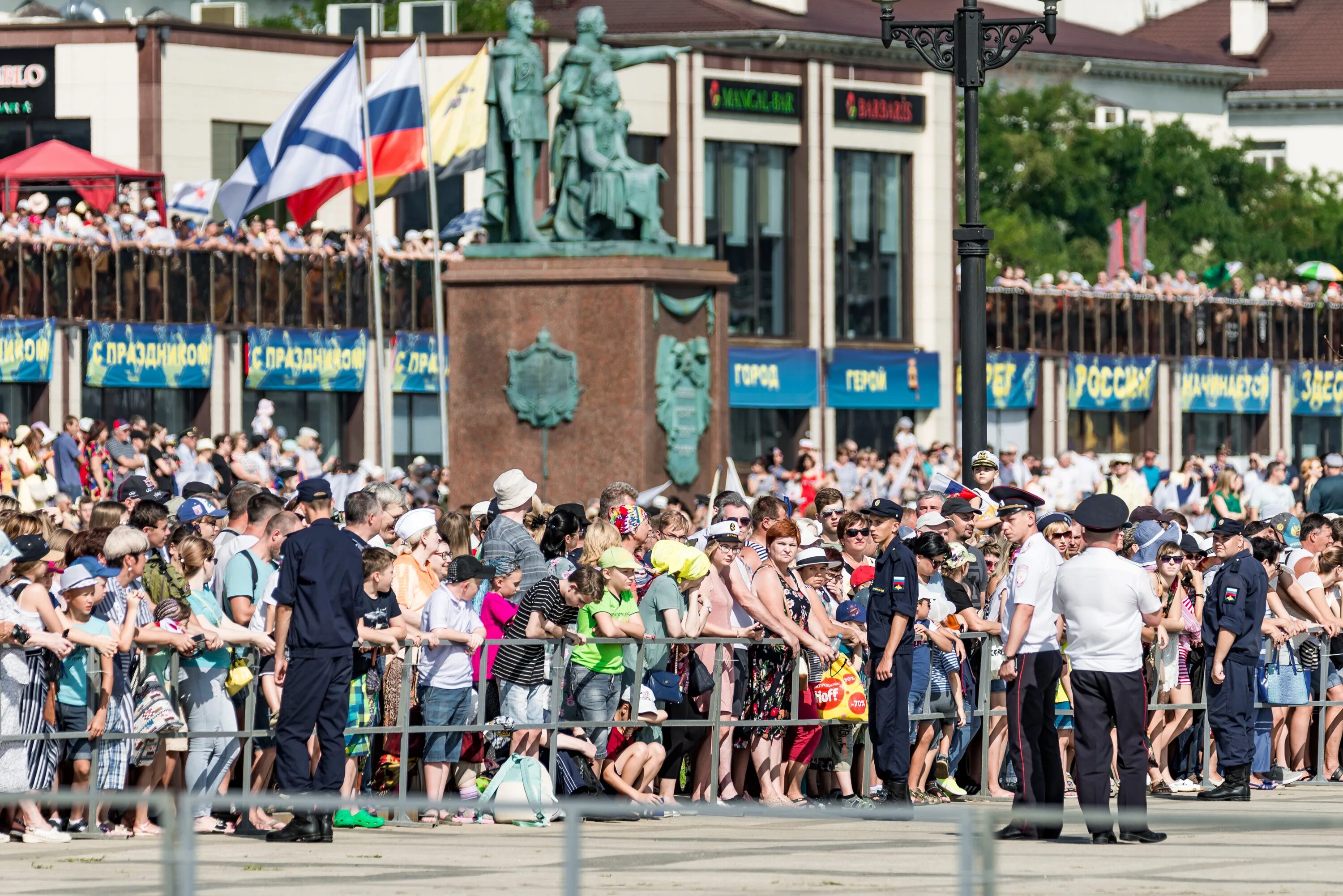 Цемесская бухта новороссийск вид сверху. Новороссийск вид на горы. Новороссийск июль 2024. Новороссийск июль 2024. Новороссийск красивые места.