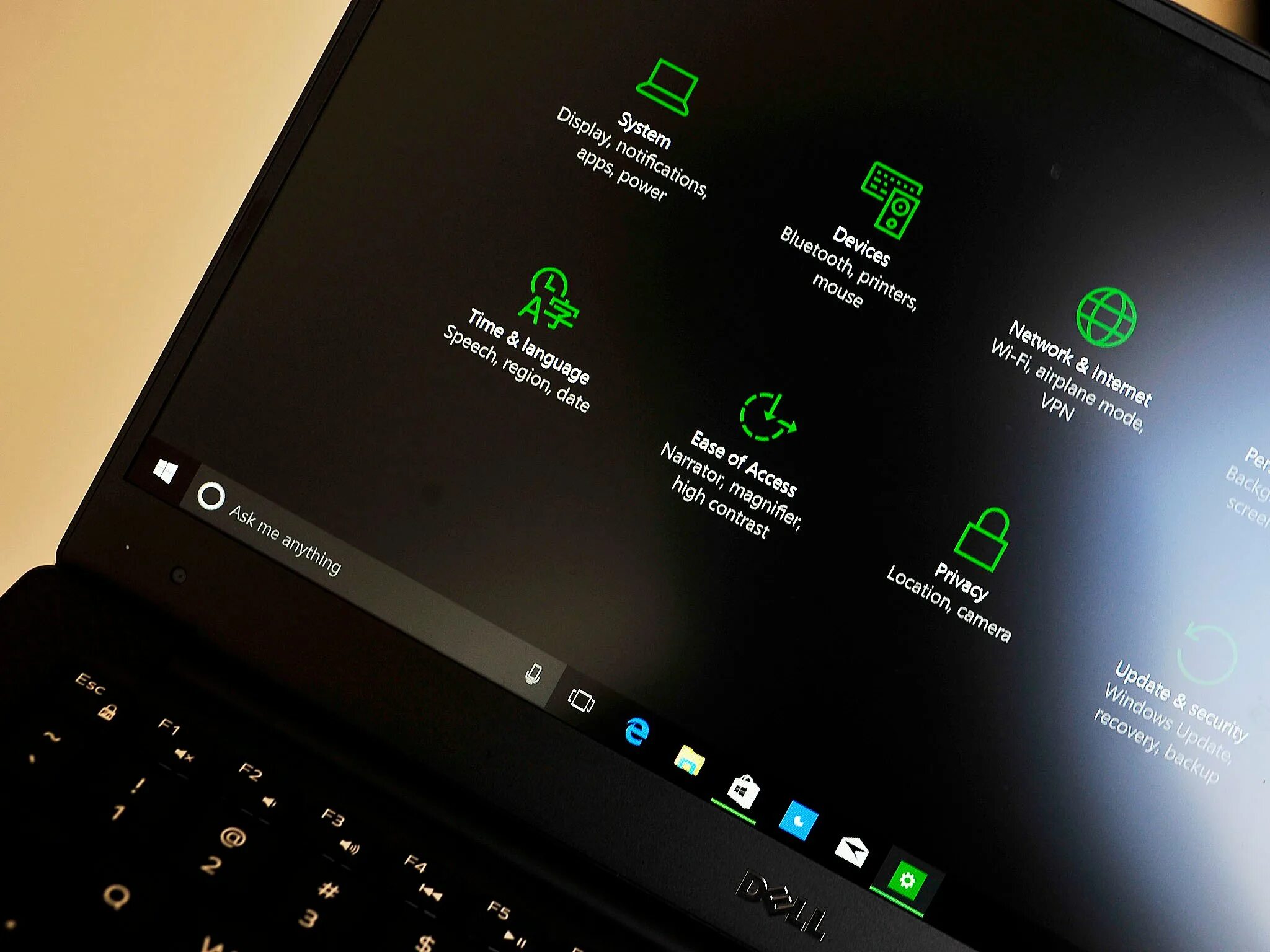 Темная тема win. Тёмные темы для windows 10. темная тема виндовс 10. темы для виндовс 10. windows 10 черная тема.