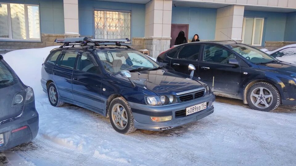 Тойота калдина поколения. Toyota Caldina 1. Toyota Caldina 1996. Toyota Caldina 1 поколение. Тойота Калдина 2000 1 поколение.