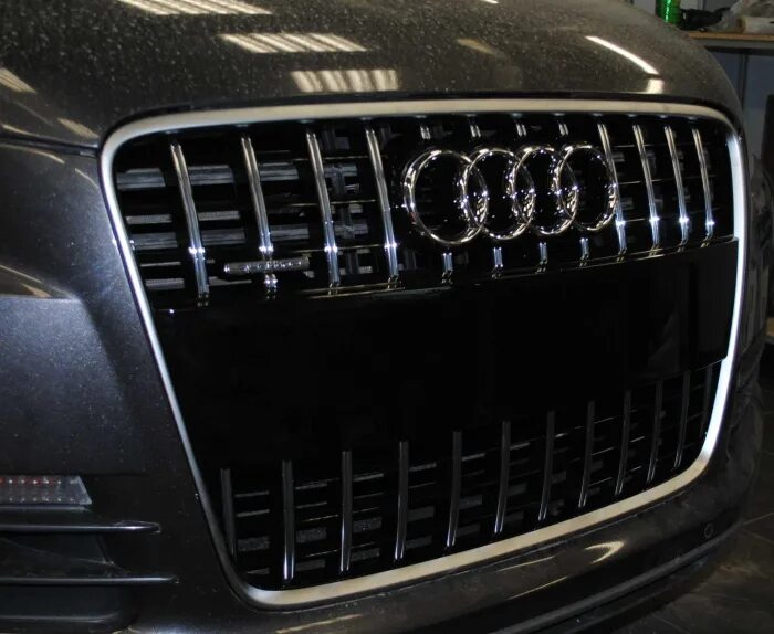 Решетка радиатора q7. Audi q7 4l решетка радиатора. решетка радиатора q7 4l. решётка audi q7 4l анти хром. audi q7 решетка радиатора s line black edition.