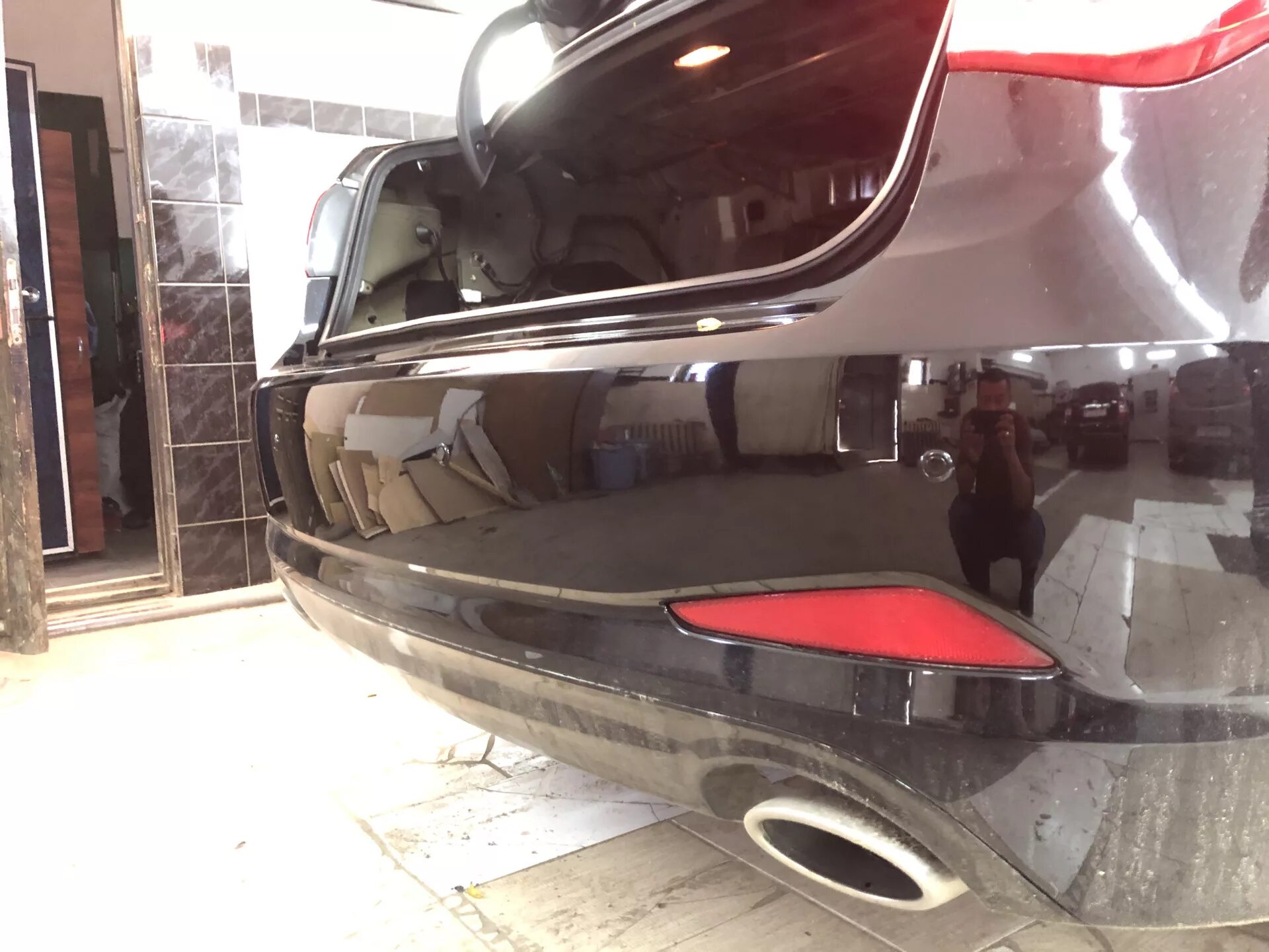 I40 парктроник. Задний парктроники hyundai i40 2013. hyundai i40 штатные задние парктроники. передние парктроники на хендай i40. задний бампер на хендай ай 40 с парктрониками.