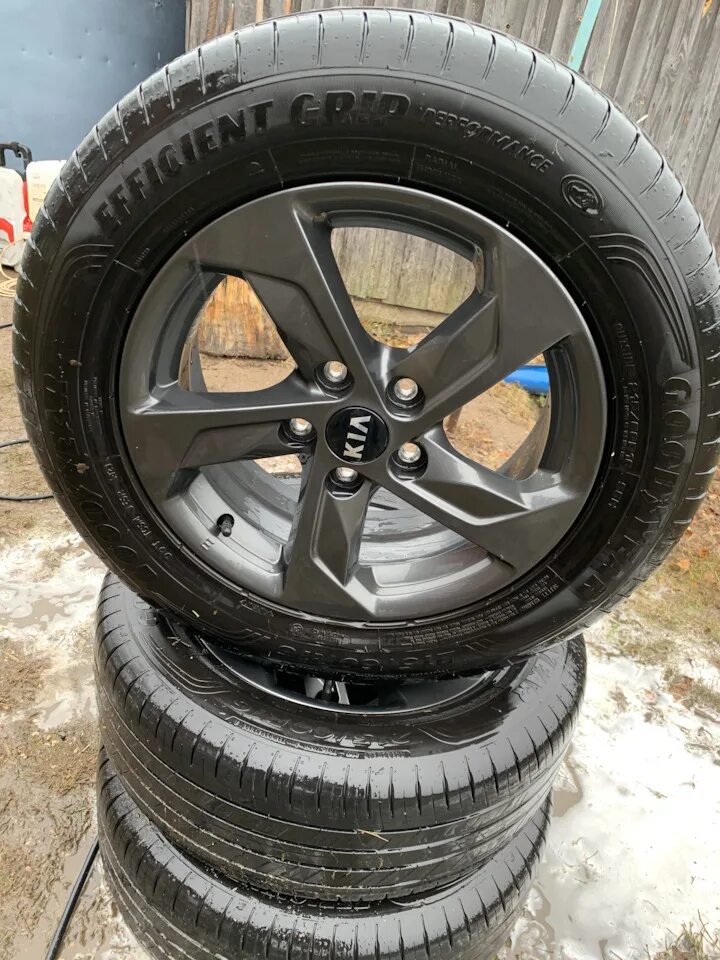 Кия к5 резина. J7.5 резина 215мм.