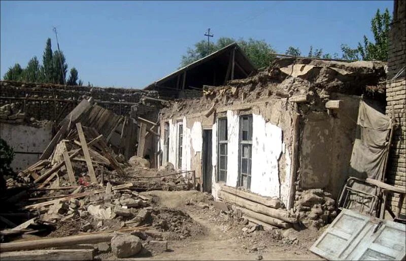 Землетрясение в ташкенте сегодня. 26 апреля 1966 ташкент. Ташкент 66 год землетрясение. Ташкентское землетрясение 1966. Землетрясение в ташкенте в 1966.