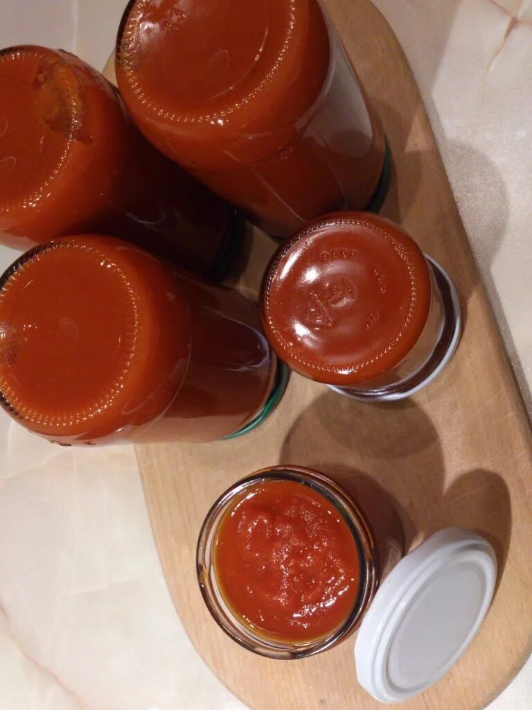 Вкусный домашний кетчуп из помидор на зиму. Кетчуп. кетчуп в домашних условиях. кетчуп из помидоров. вкусный кетчуп на зиму.
