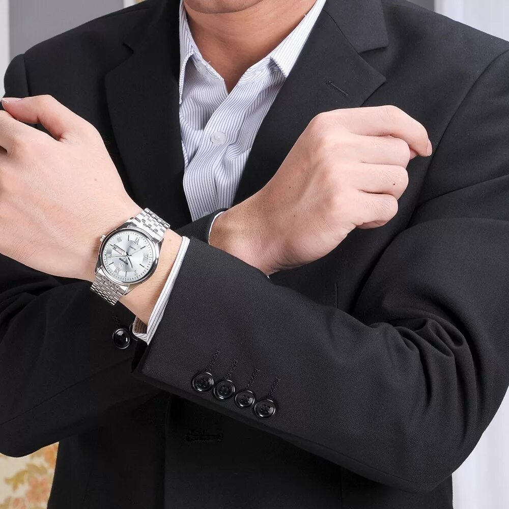 Часы на руке. Мужские часы на руке. Часы наручные мужские на руке. Часы на руке мужчины. Business watches