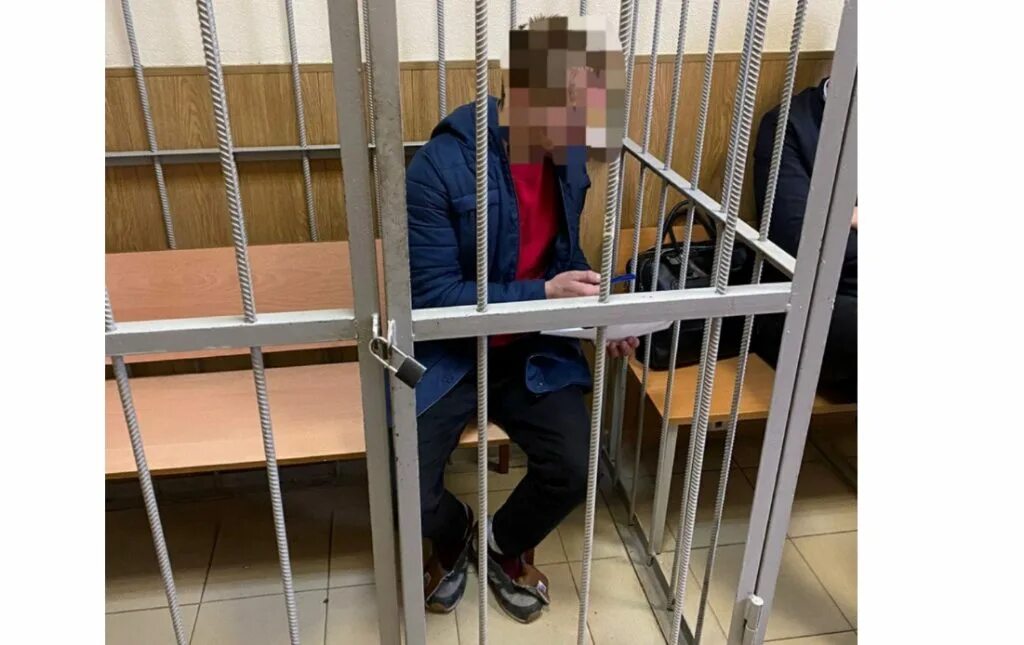 Задержан мигранта в Петербурге. Девушка заключена под стражу. Арестованные девушки. Задержанные девушки.