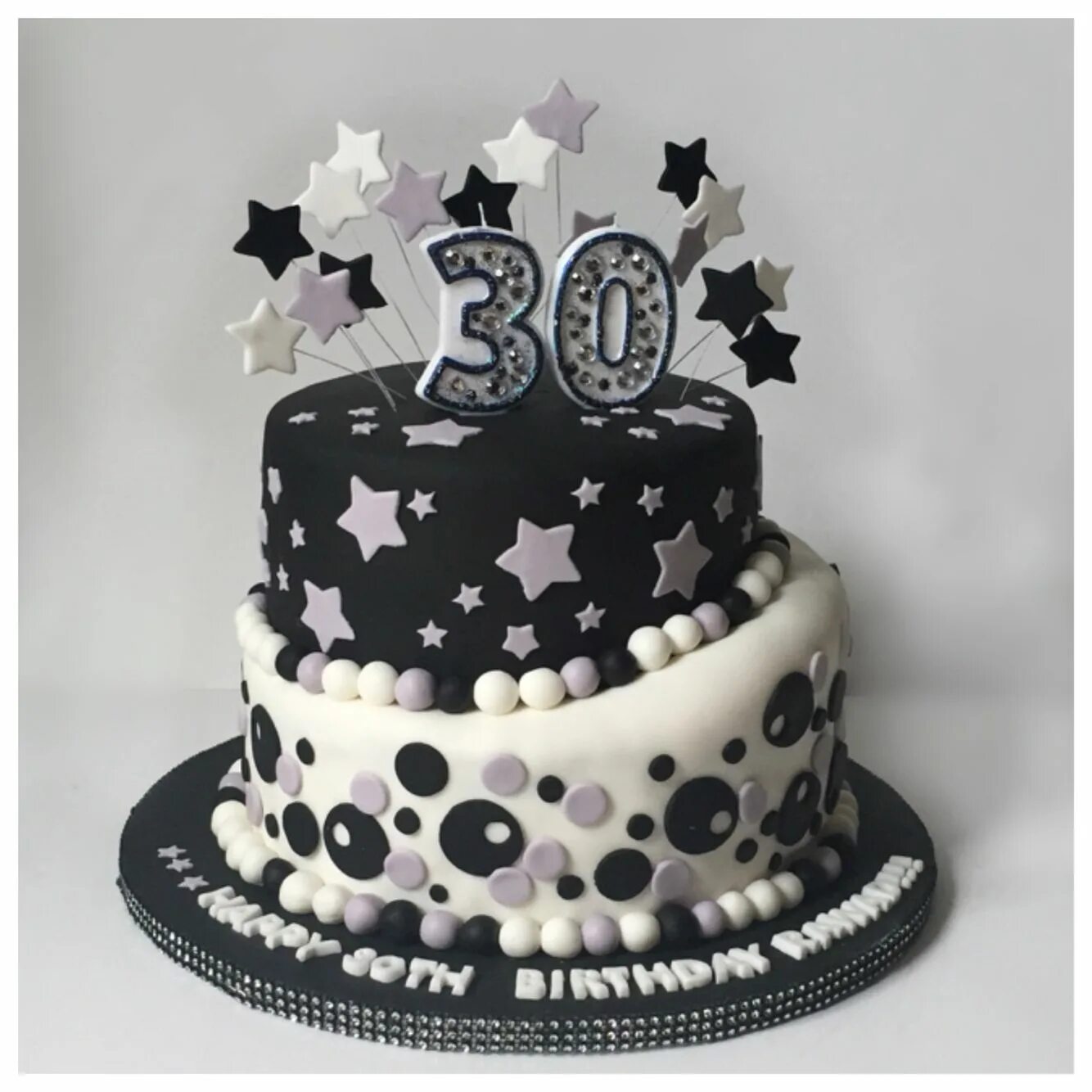 Торт белый с черным. Черно белый торт одноярусный. Черно белый торт для девочки. Черно белый торт для девушки. Черный торт.
