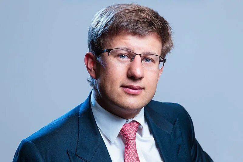 Втб private banking. Инвестиционный банк директор. Инвестиционный банк директор. Инвестиционный банк директор. Брокерская компания открытие.