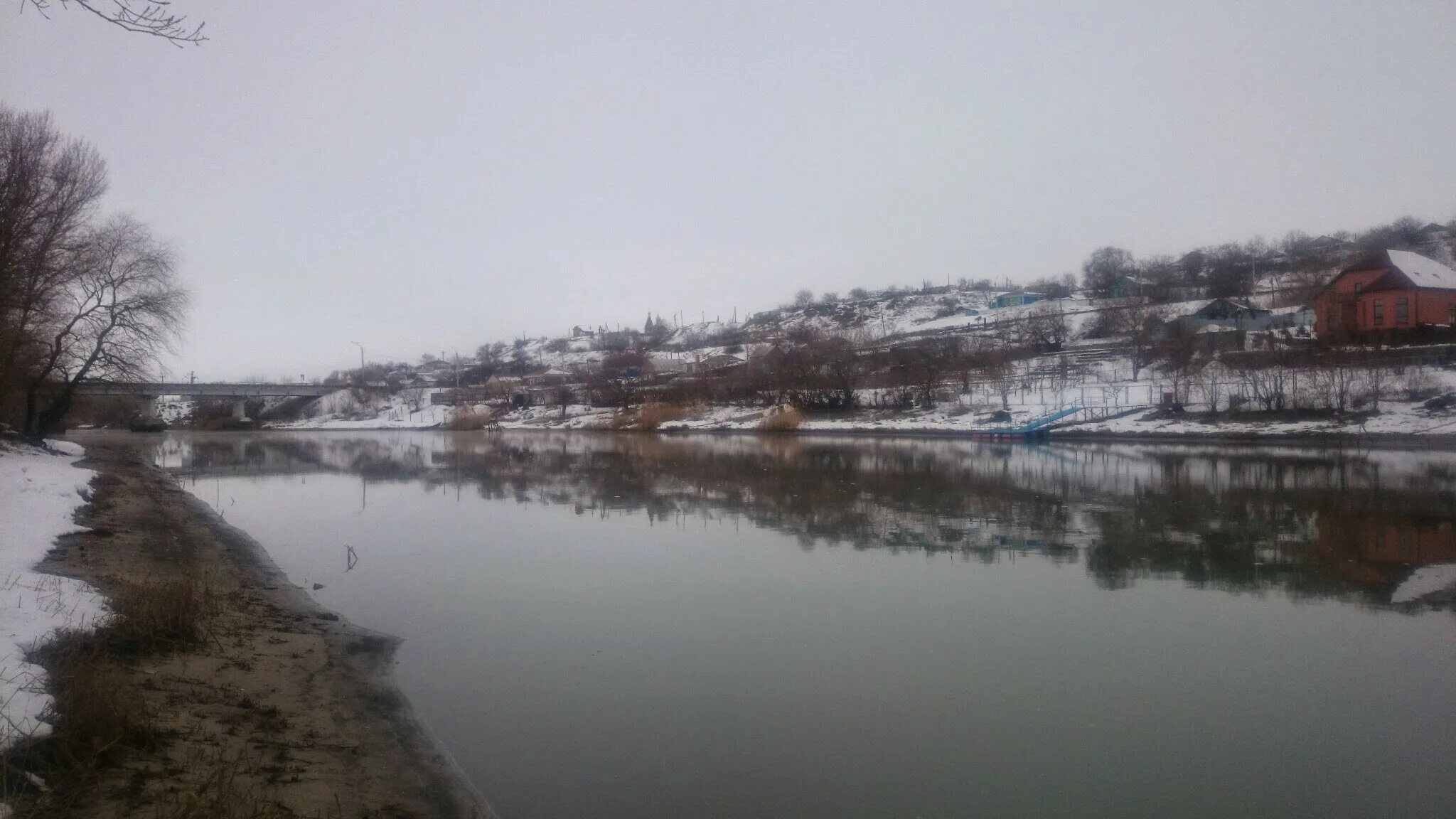 Рыбалка новочеркасск теплый. Новочеркасск река Аксай. Река Аксайка. Аксай речка Ростовская область. Рыбалка река Аксай.