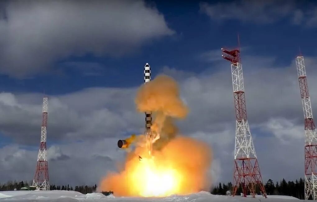 Сармат ракетный комплекс. Новая ракета России 2022 Сармат. Бросковые испытания Сармат. Пуск ракеты Сармат.