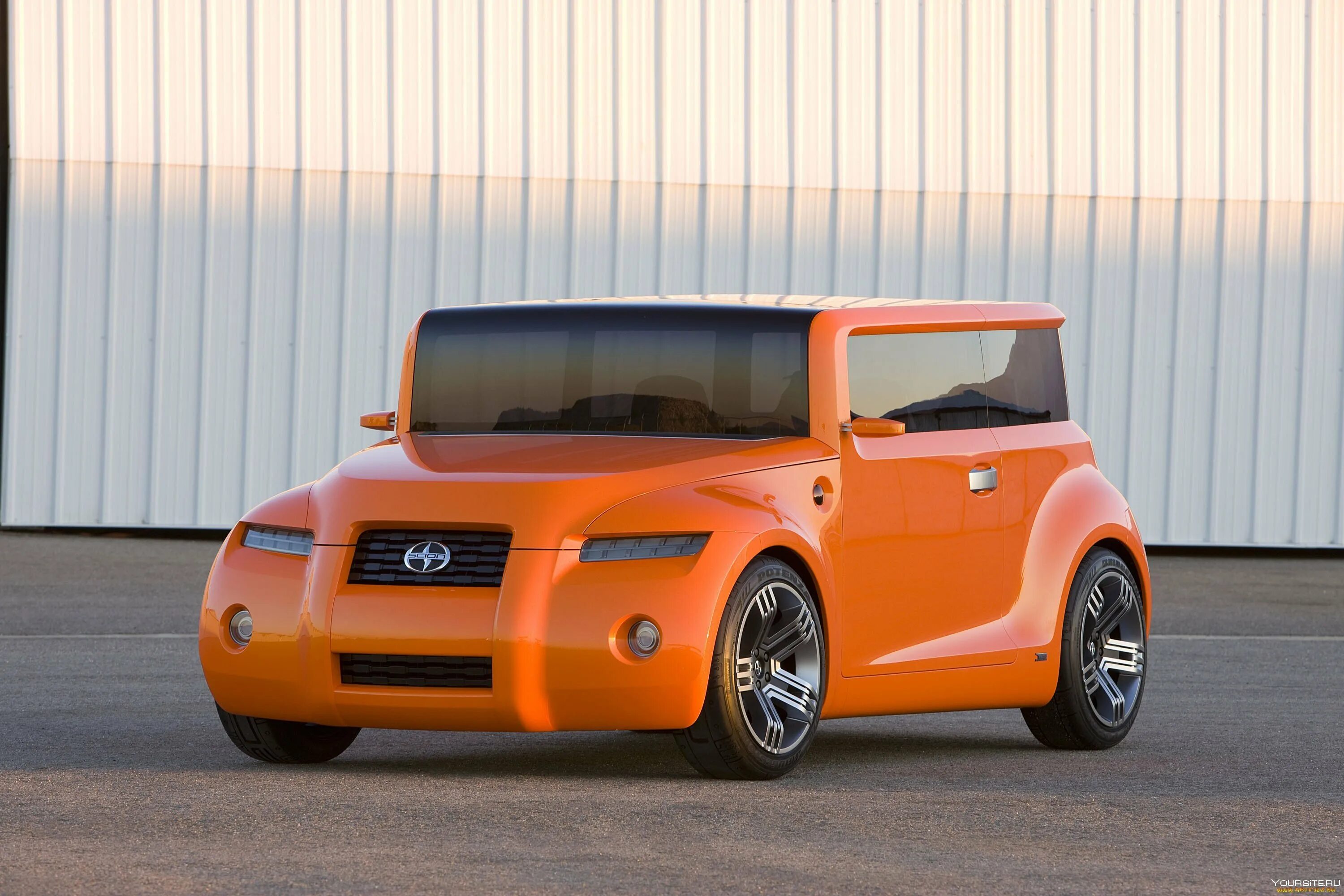 Toyota Scion 2000