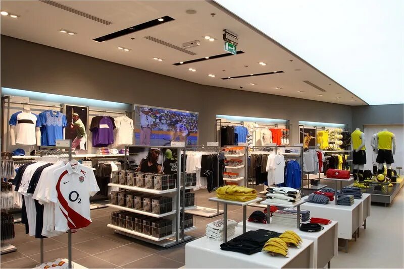 Магазин спортивной одежды. Nike магазин. Nike в России. Открыть найк магазин.