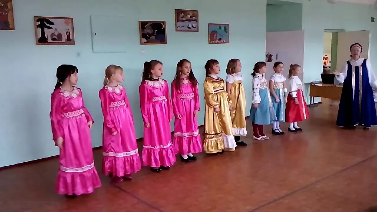 Песня было у матушки 12 дочерей. Было у матушки 12 дочерей картина. Песня было у матушки 12 дочерей. Было было у матушки 12 дочерей сборник детских песен. Моей дочке 15 лет.