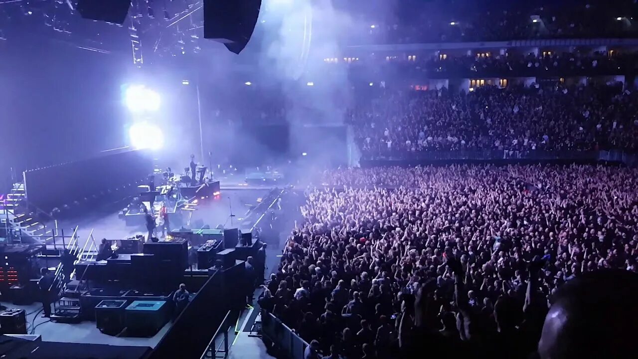 Депеш мод берлин видео. Depeche mode 1 концерт. концерт депеш мод в берлине. depeche mode live. depeche mode берлин 2018.