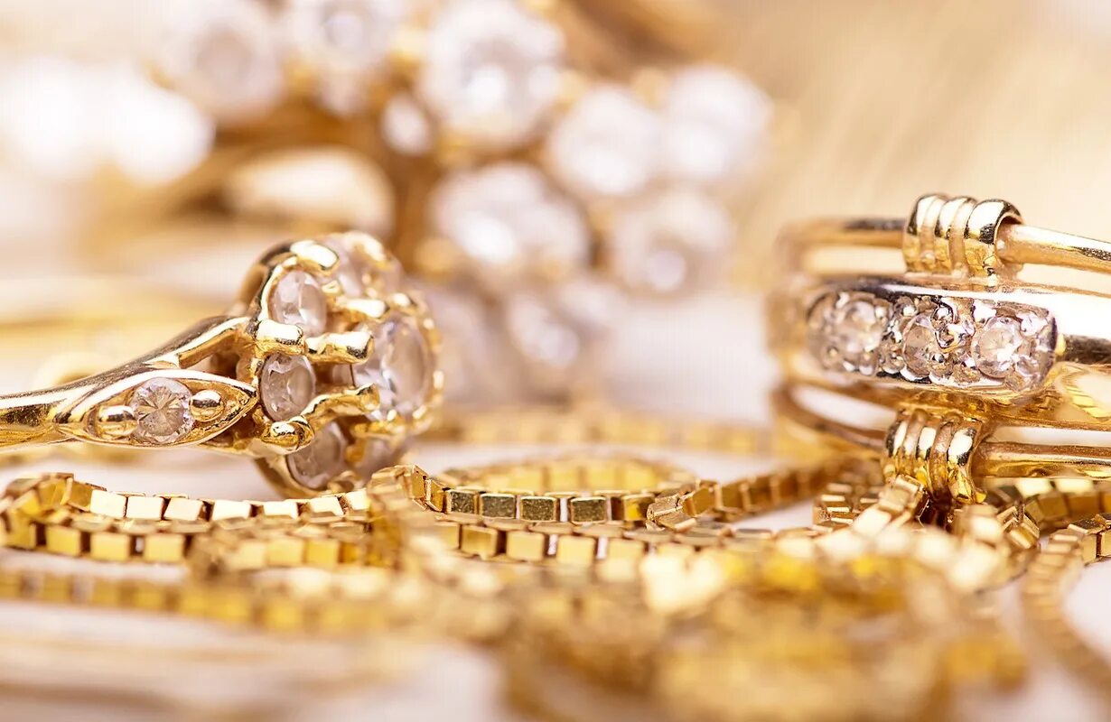 Ювелирные украшения залог. Ювелирные украшения. Золото украшения. Золото бриллианты украшения деньги. Ювелирные украшения залог.