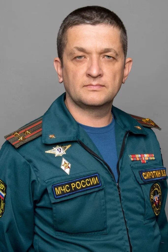 Салехард гу мчс россии по янао. Гу мчс янао. Дмитриев сергей мчс. Начальник мчс янао гилев. Казаров георгий мчс янао.