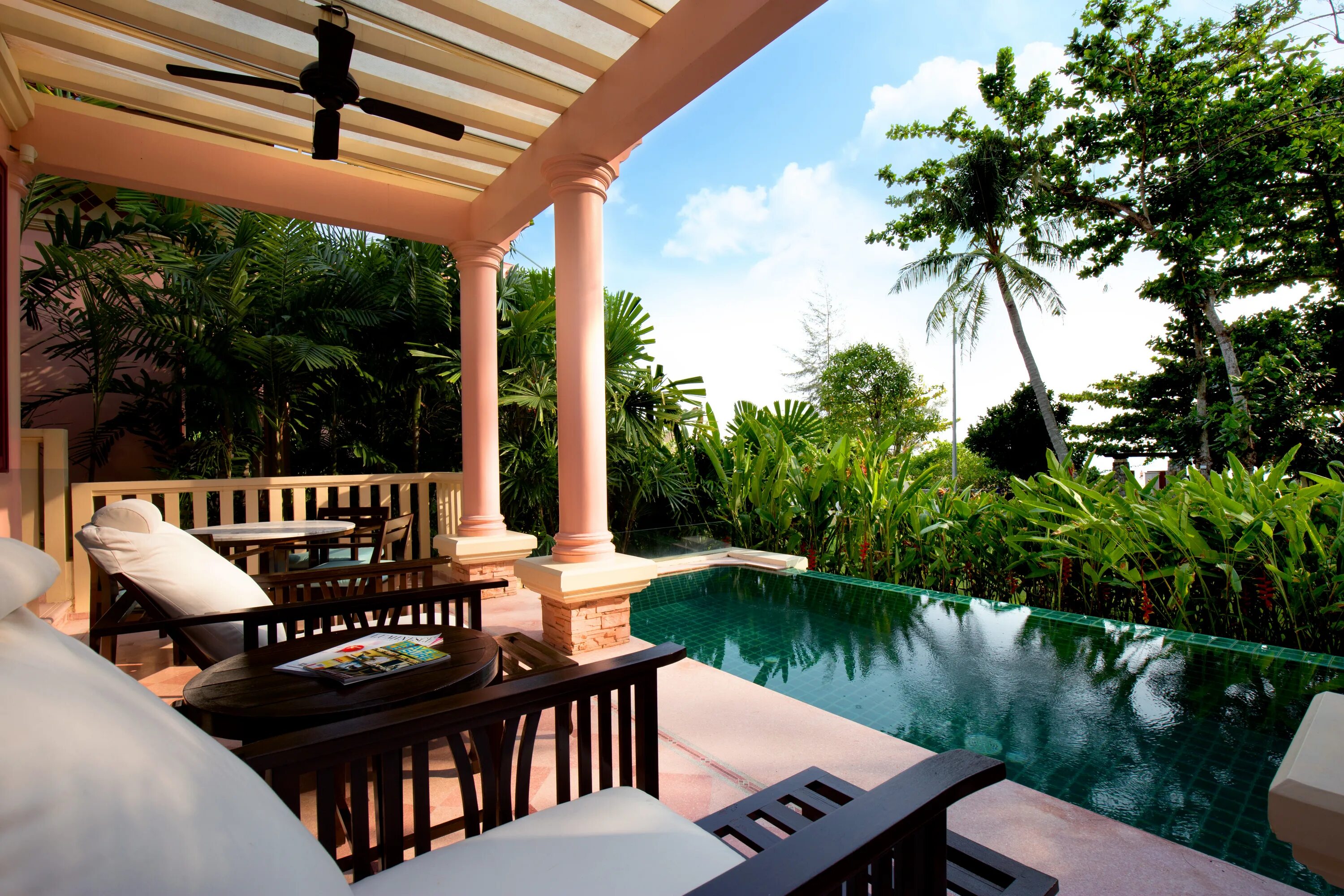 Bedroom pool. Centara Grand Beach Resort Phuket. Центара Гранд Пхукет Карон. Центара Гранд Бич Пхукет 5. Центара Тайланд Пхукет.