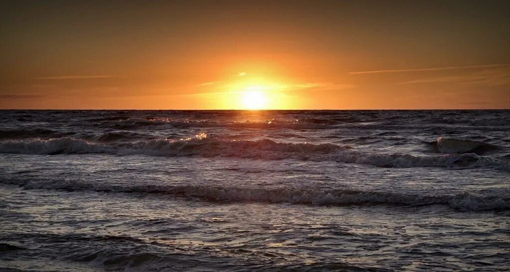 Море в разную погоду. Состояние моря. Черное море в разную погоду. Черное море картинки. Черное море в разное время года.