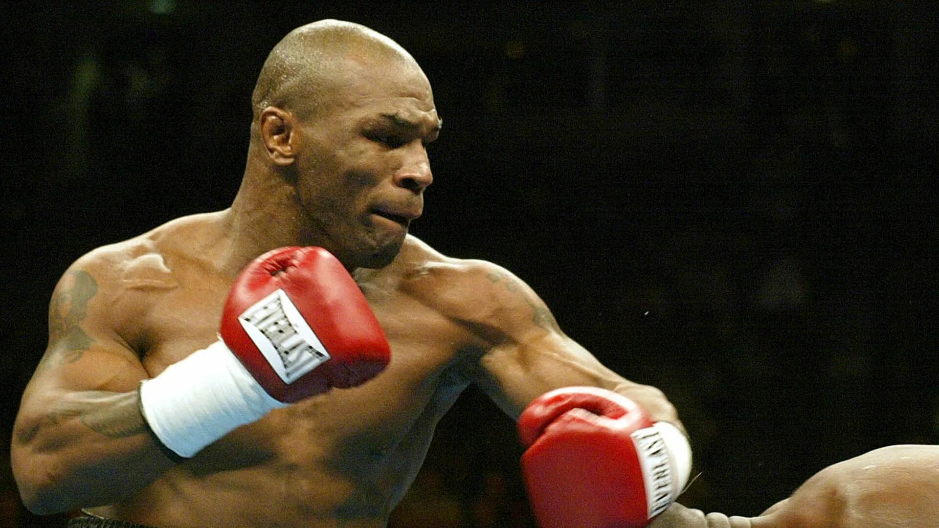 Mike tyson 1996. Майк тайсон 1985. Майк тайсон боксер. Mike tyson 1996. Майк тайсон фото.