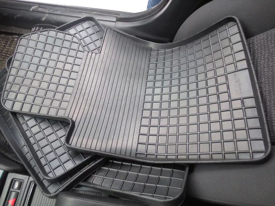 Полик это. Автоковрики Синтекс. Туксон 1 ЭВА коврики. Seintex 3d коврики. Seintex car mats 3d.