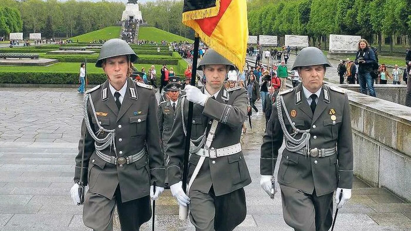 Нна ГДР. Офицер нна ГДР. NVA ГДР. Униформа нна ГДР. Военная форма германии