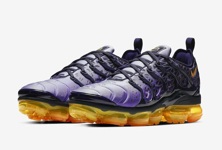 Кроссовки nike vapor. Nike Air VAPORMAX Plus Obsidian. Nike Air VAPORMAX Plus. Nike Air Max VAPORMAX Plus. Кроссовки Nike Air VAPORMAX Plus.