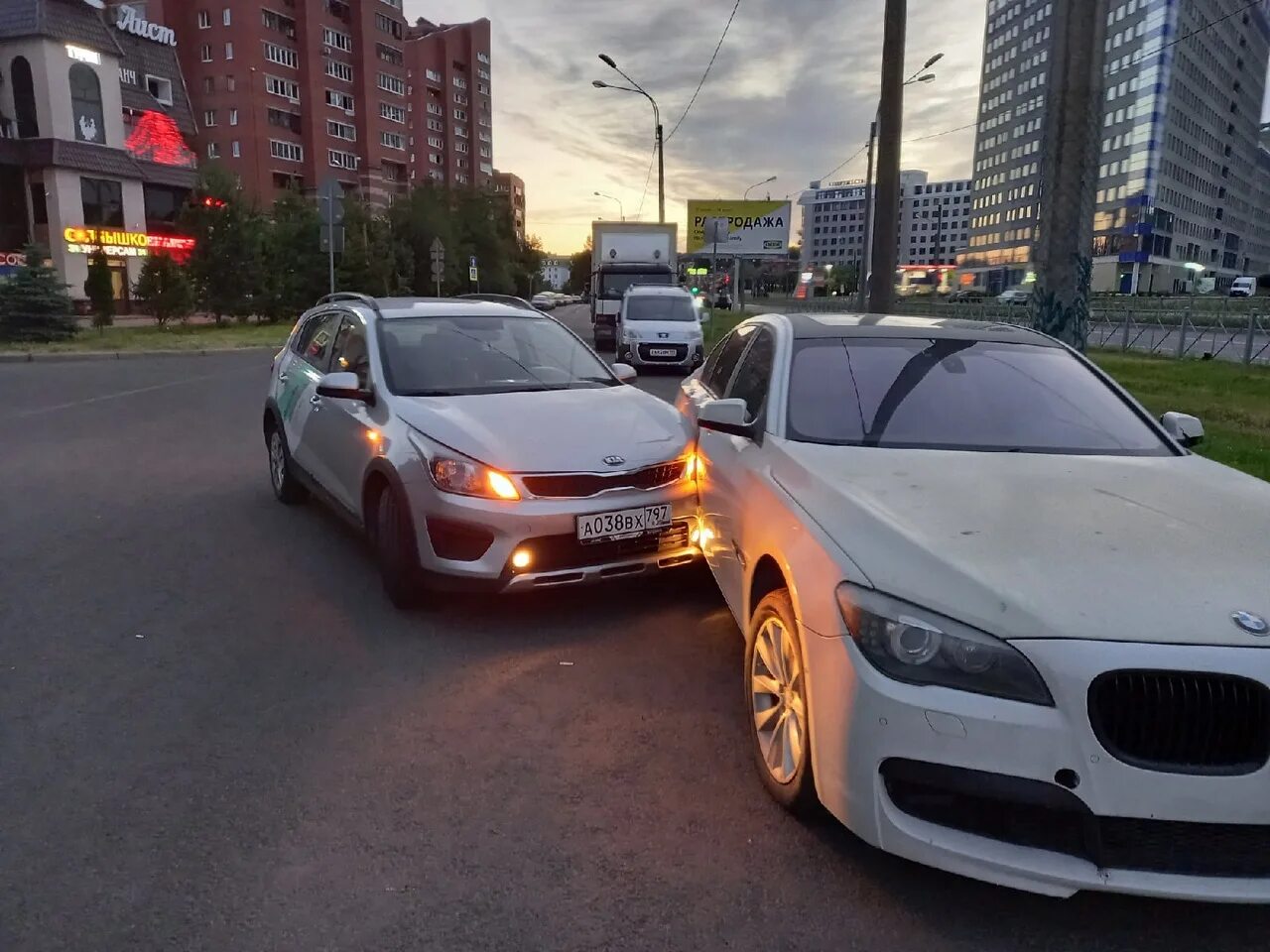 БМВ 320i Делимобиль. Делимобиль БМВ 320. Каршеринг Санкт-Петербург BMW. BMW 2 каршеринг. Каршеринг санкт петербург цены 2024