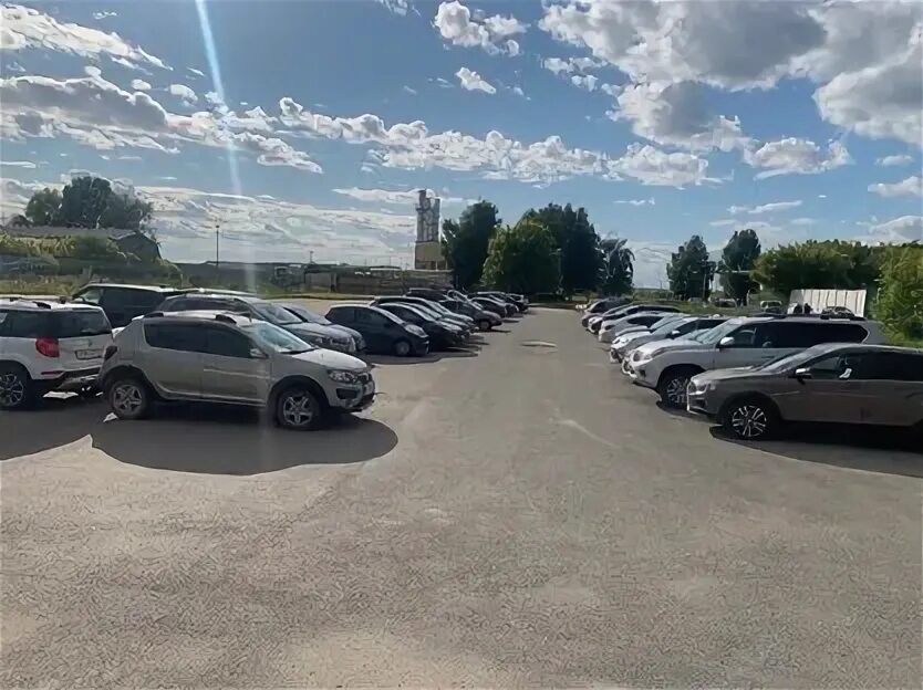 Парковочные места для автомобилей. Парковка рядом с аэропортом казань. Народная парковка казань сайт. Стоянка в столбище казани. Автопарковки в казани около аэропорта.