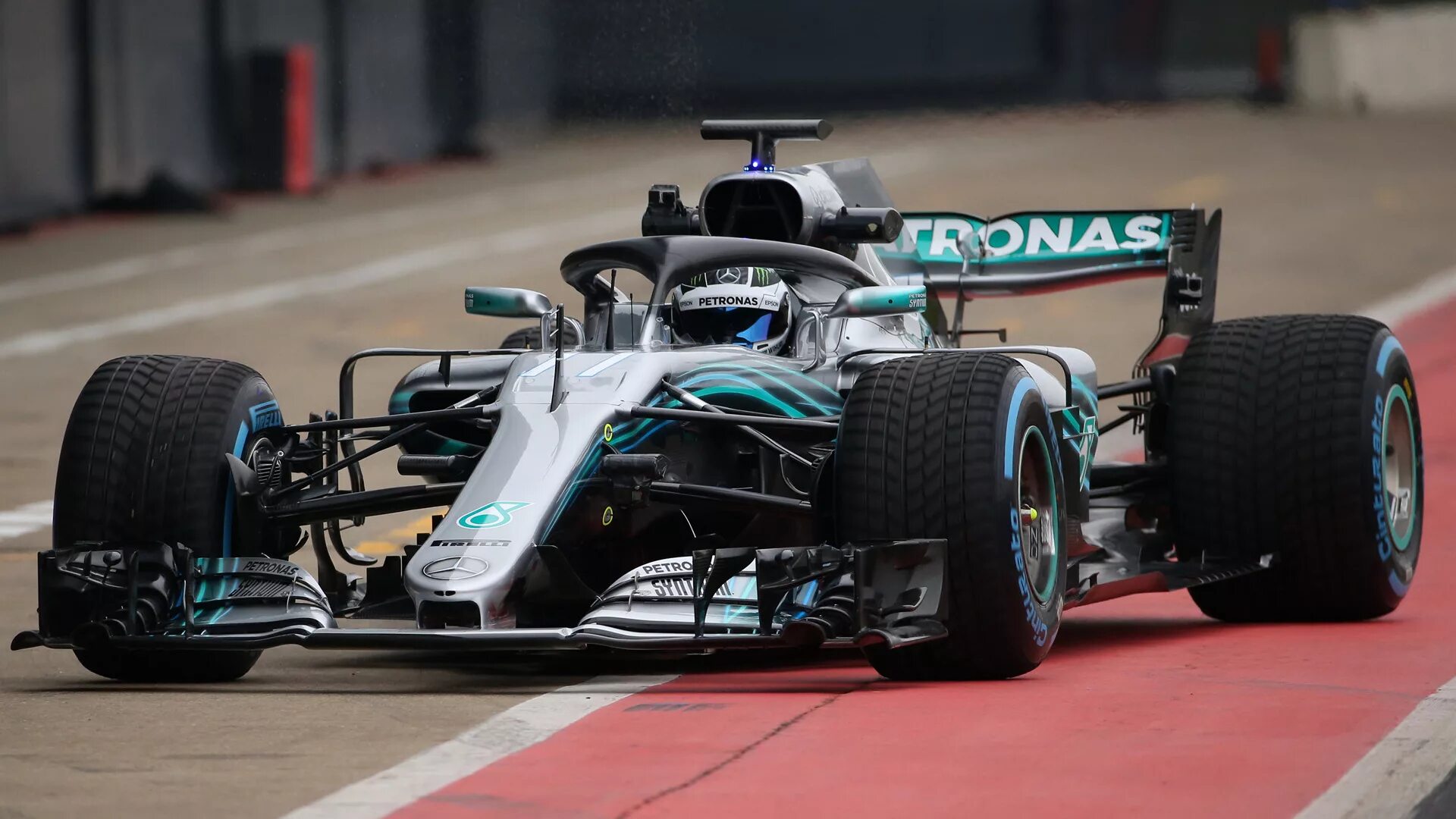 Гибрид первого поколения f1. Mercedes f1 w09. Mercedes AMG f1 w09 EQ Power+. Mercedes f1 2018. Mercedes AMG f1.