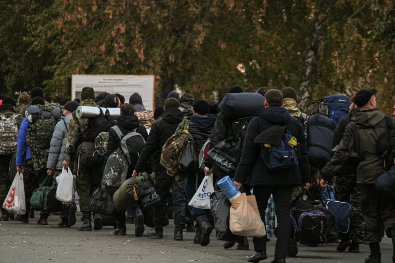 Мобилизованные в Луганске. Мобилизованные в Омске. Мобилизация в России. Всеобщая мобилизация.