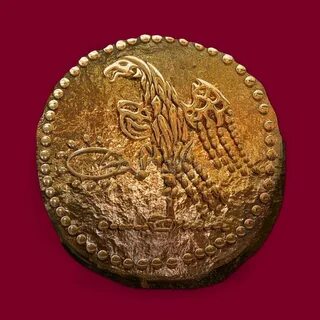 Старинная золотая монета персии
