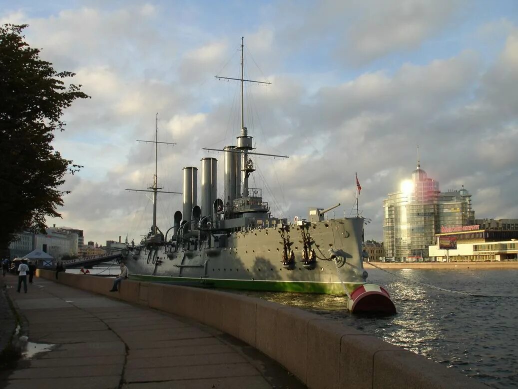 Санкт-петербург 4k. Экскурсии санкт петербург ленинград тур. Петропавловская крепость храм на васильевском острове. Гид экскурсия питер. Петропавловская крепость кунсткамера.