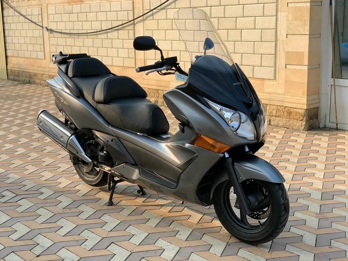 Скутер купить бу москва московская. Honda Silver Wing 600. Silver Wing 600 gt. Honda Silver Wing. Honda Silver Wing gt.