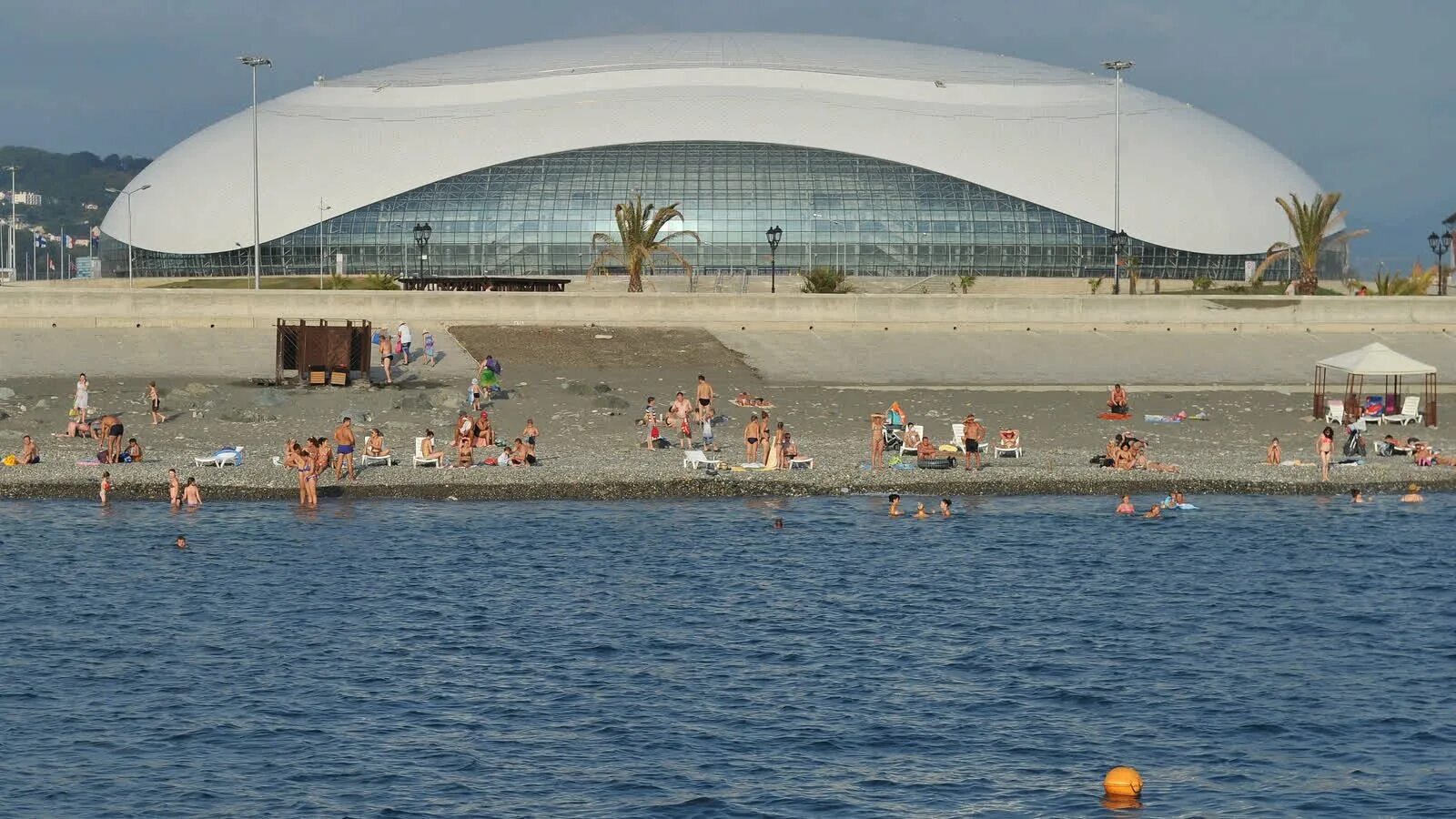 Адлер в начале июня. Адлер пляж Олимпийский парк. Имеретинка Сочи Олимпийский парк. Сочи Адлер Имеретинка. Имеретинский пляж Адлер.