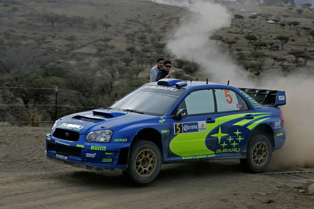 Гонщики ралли. Петтер Сольберг Субару. Solberg гонщик Subaru 2007. Раллийная Субару 2005. Petter Solberg Subaru Impreza.