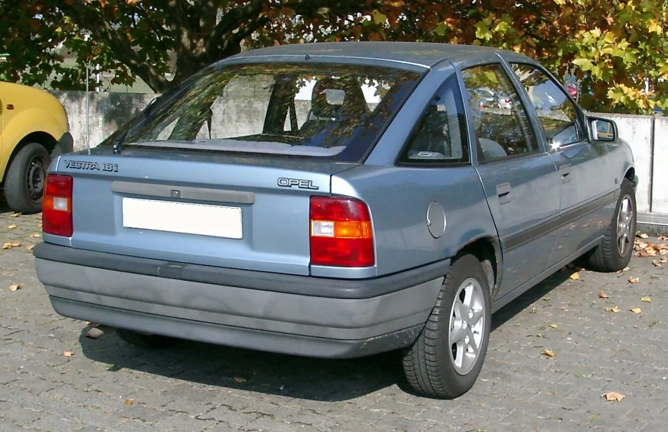 Опель Вектра 1988 хэтчбек. Опель Вектра 1988г. Опель Вектра 2000. Opel Vectra 1992 хэтчбек. Опель вектра купить спб