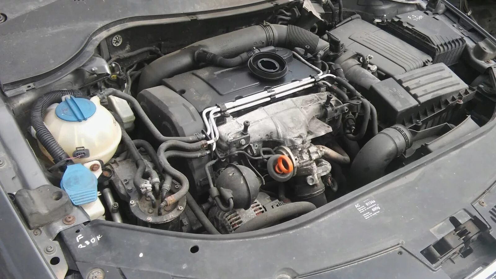 Vw b6 2.0 tdi. Volkswagen passat b6 2.0 tdi. пассат б6 2.0 дизель мотор. пассат б6 дизель. пассат б6 2.0 дизель 2005.