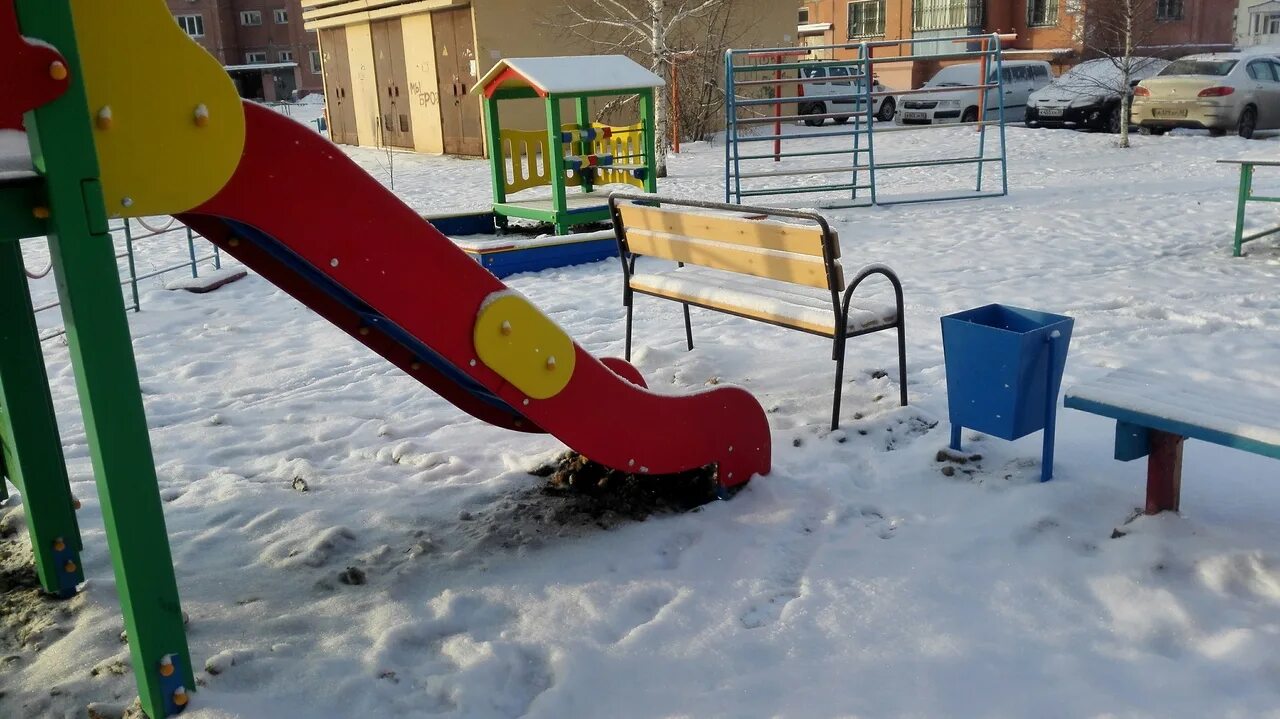 Чудо горки. Ангарская горка ангарск. горки в ангарске. зимняя детская площадка ангарск. виражная горка.