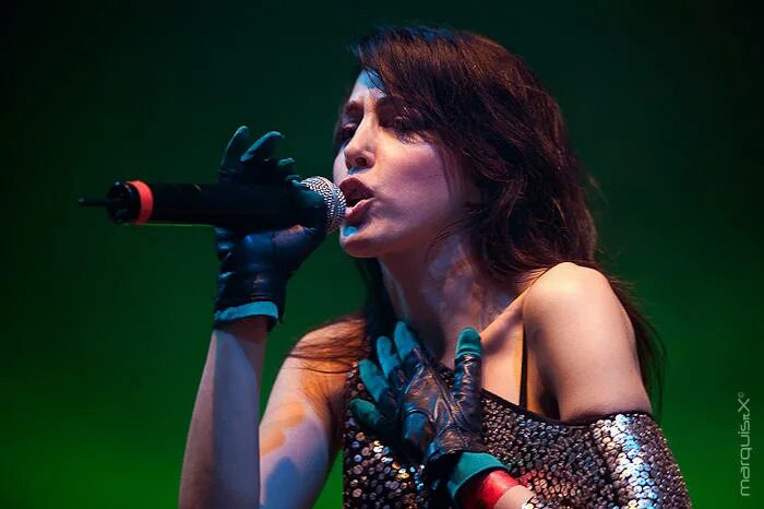 Conjure one. Conjure one - under the gun feat. Conjure one conjure one. Риз фалбер. Conjure one holoscenic  2015.